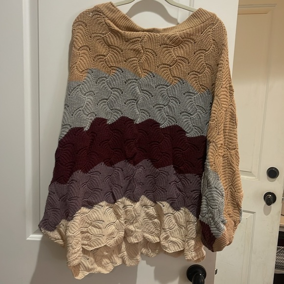 Off the shoulder sweater in like new condition - Picture 3 of 3